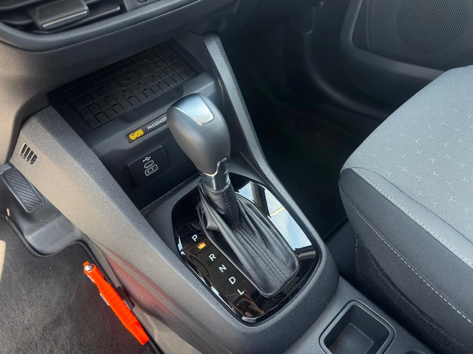 Ford-Transit Courier-image-18
