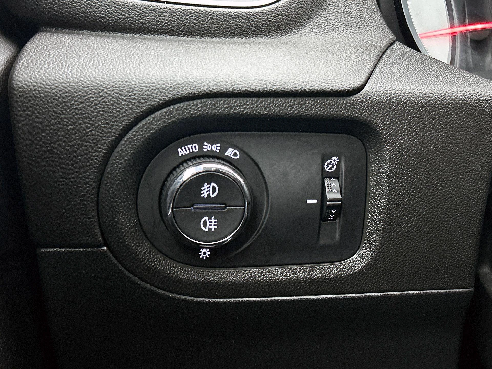Opel-Grandland X-image-14