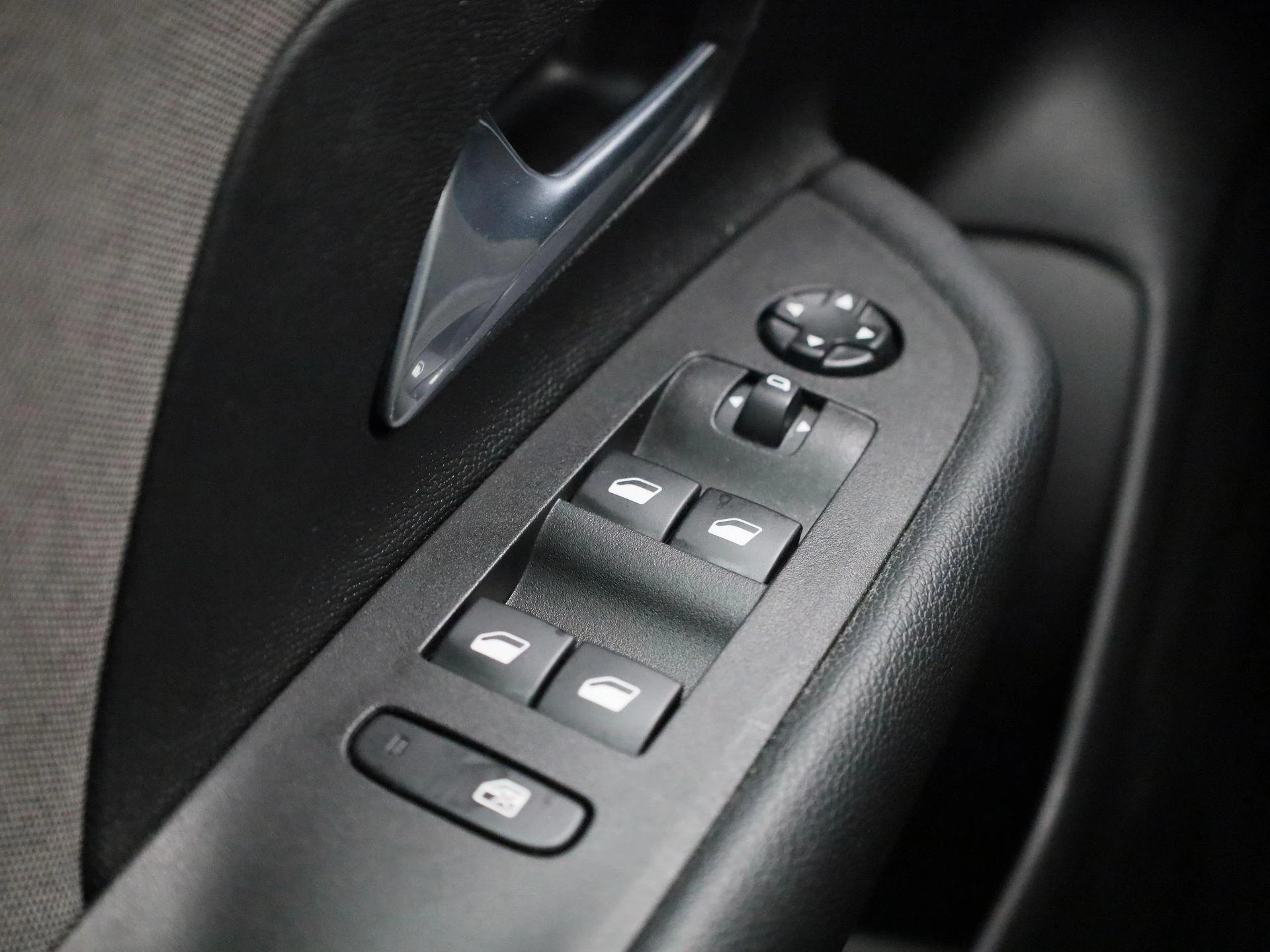 Opel-Mokka-e-image-23