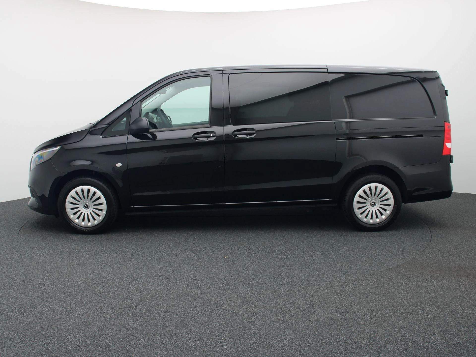 Mercedes-Benz-Vito-image-3