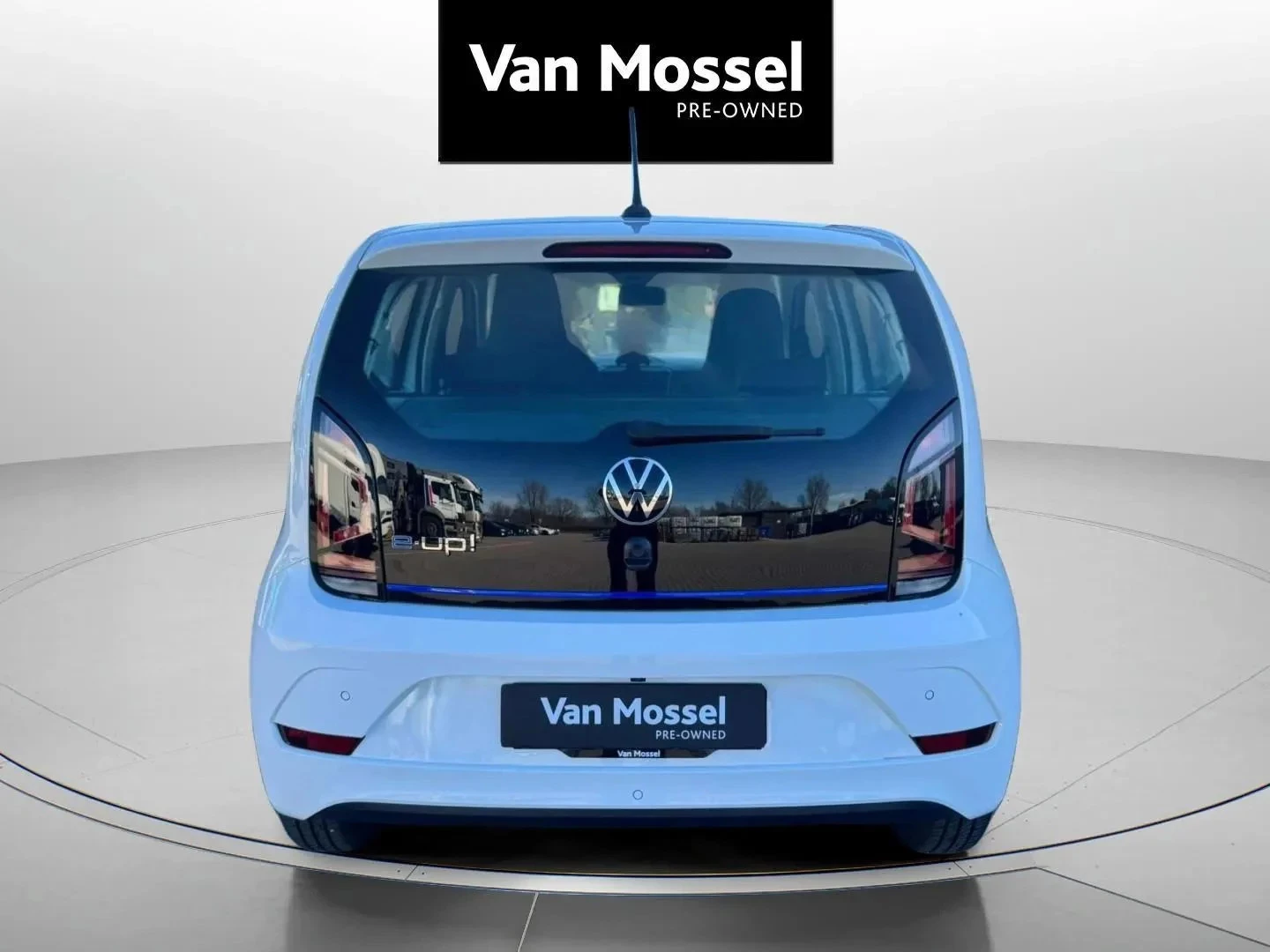 Volkswagen-e-up!-image-5