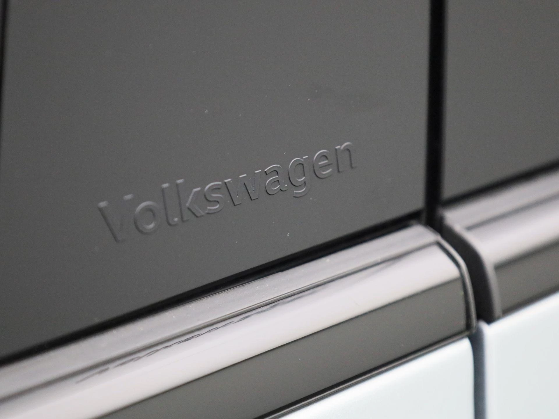 Volkswagen-Tiguan-image-19