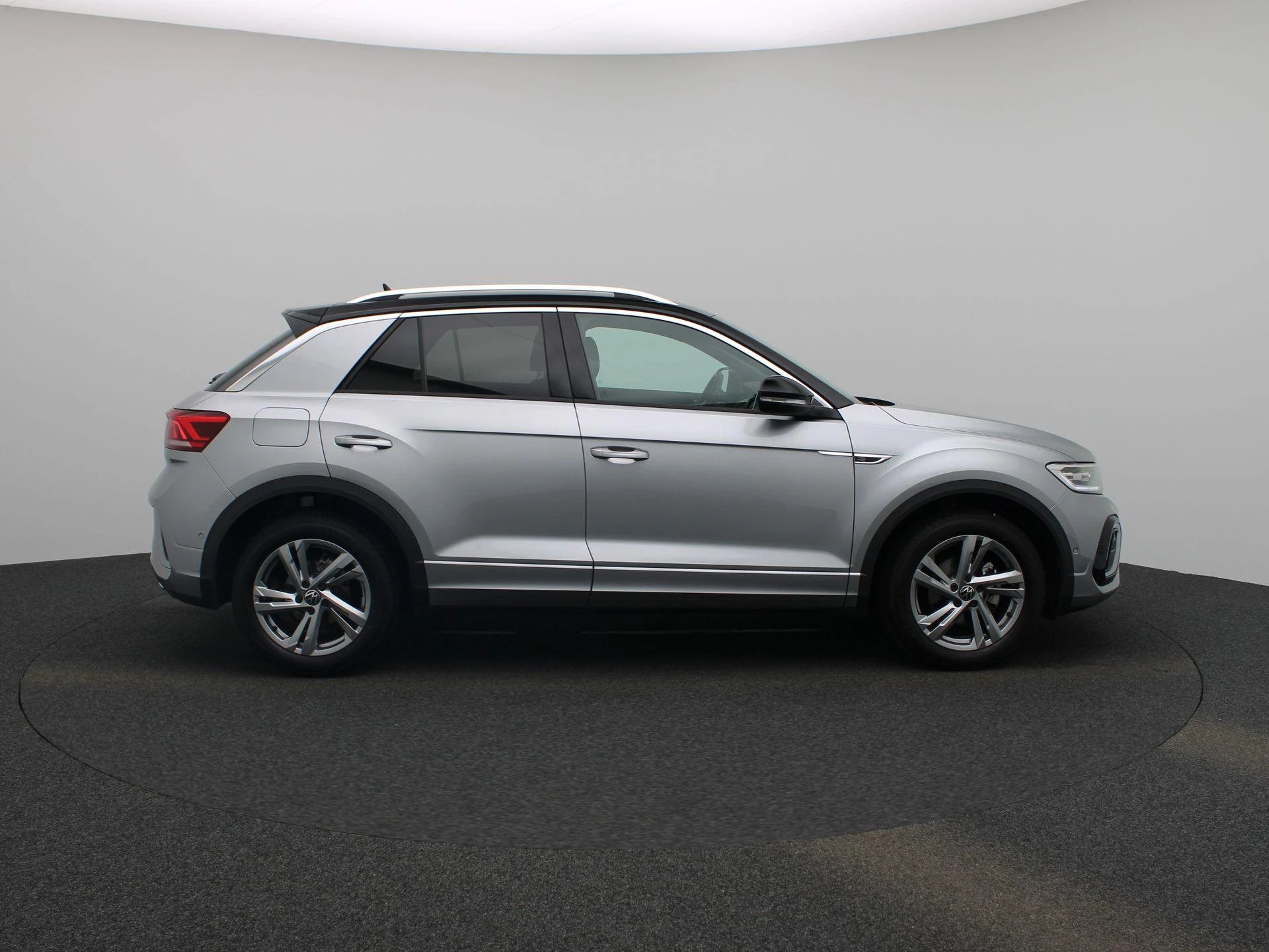 Volkswagen-T-Roc-image-5