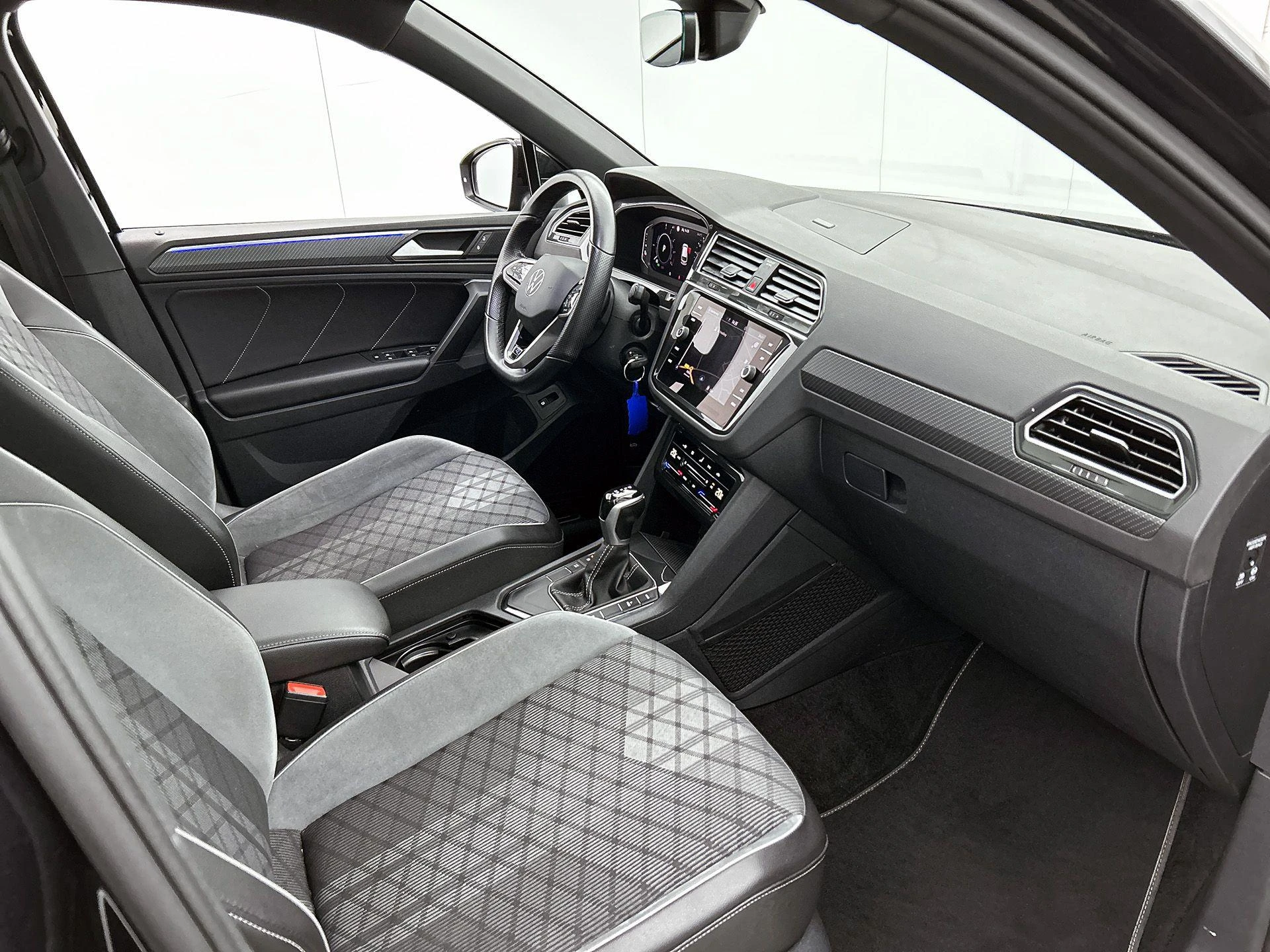 Volkswagen-Tiguan-image-22