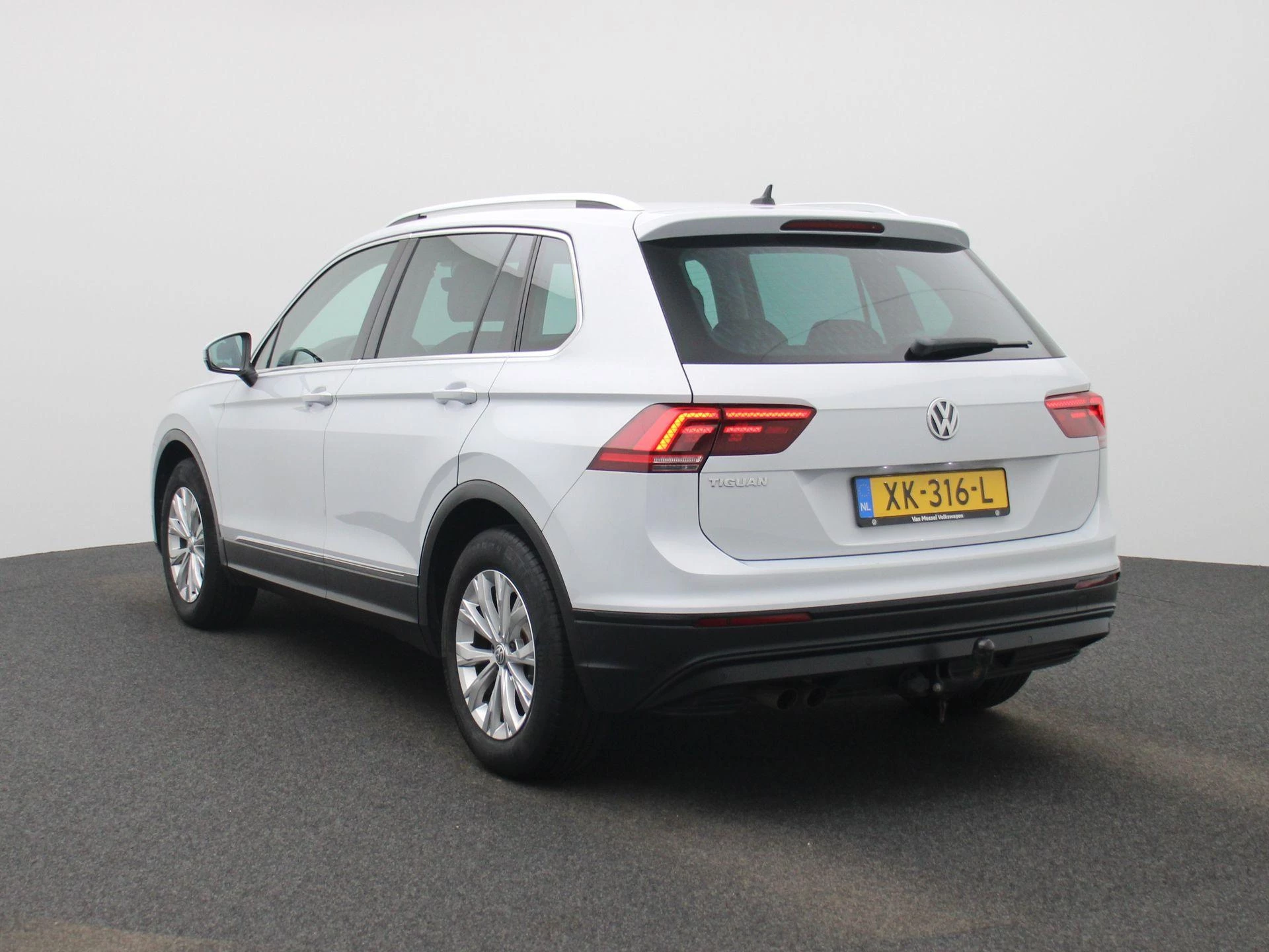 Volkswagen-Tiguan-image-1