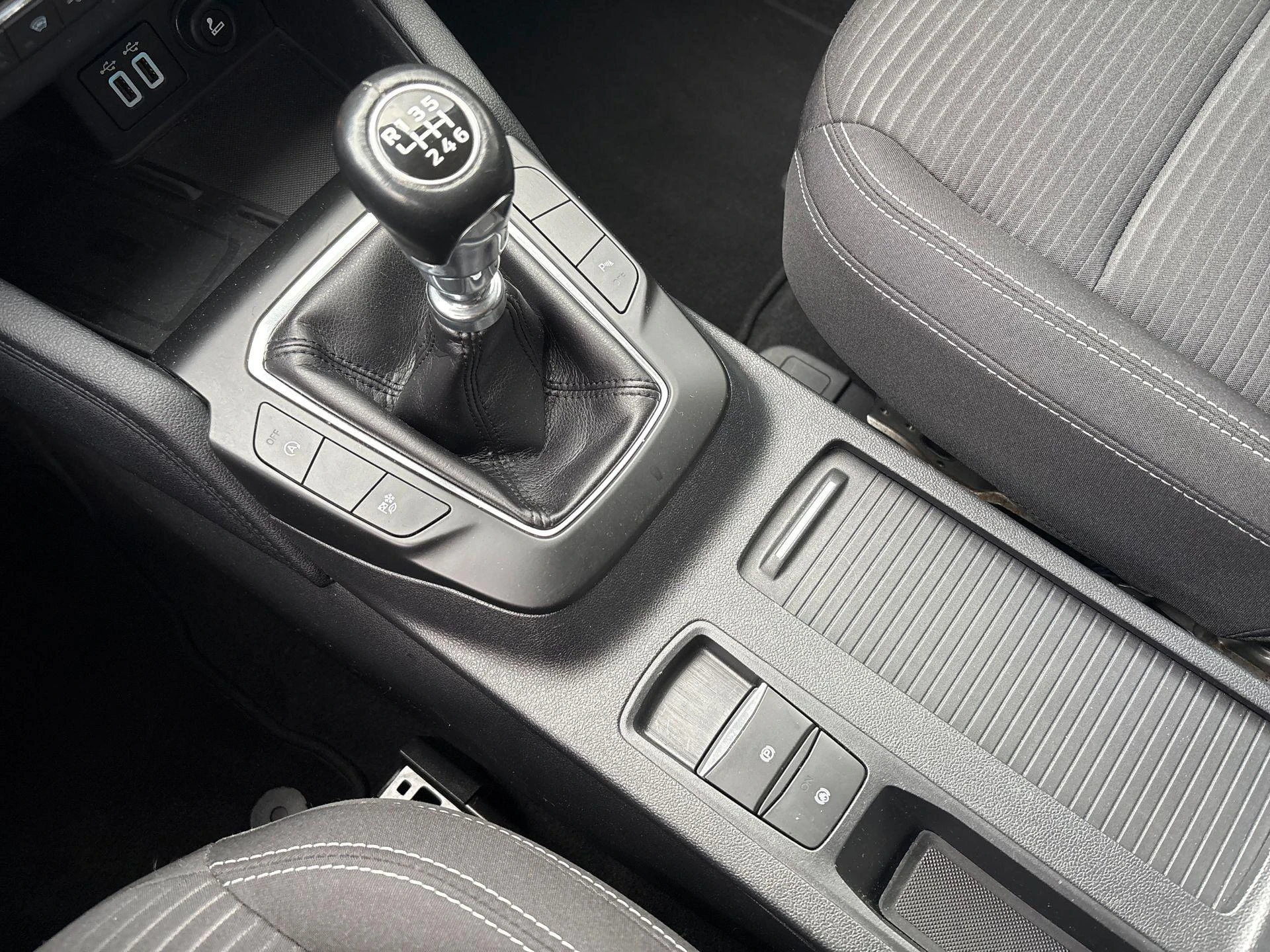 Ford-Kuga-image-24