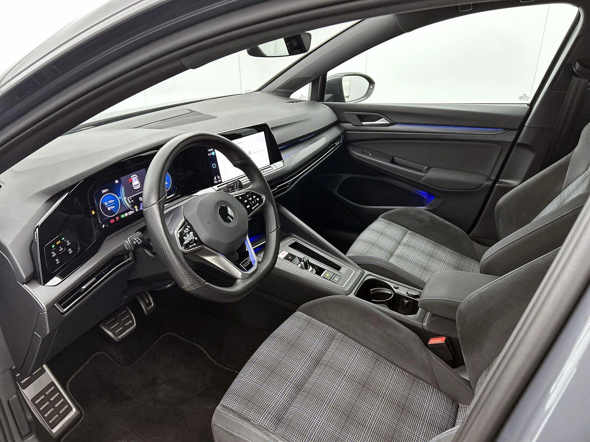 Volkswagen-Golf-image-17