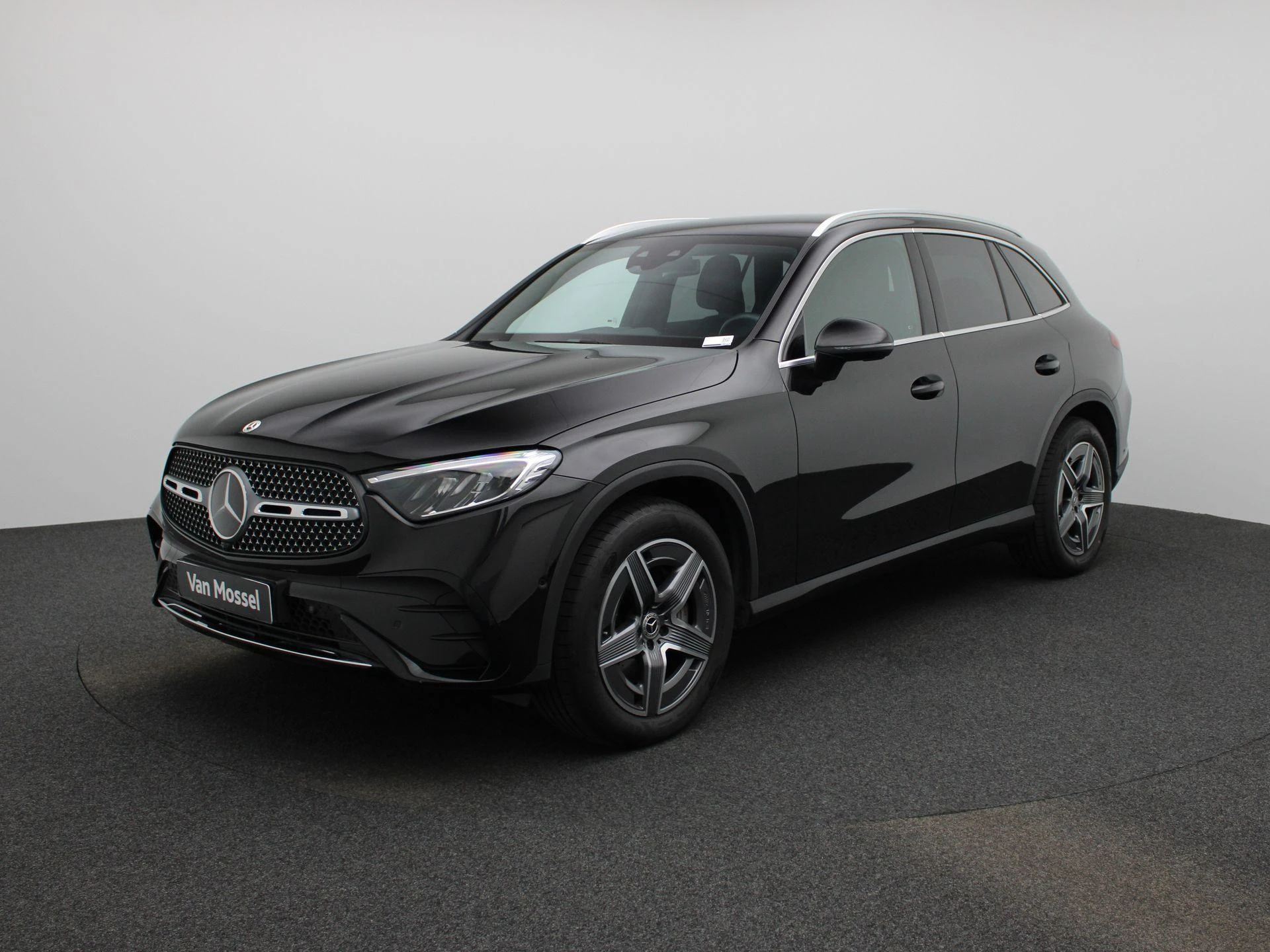 Mercedes-Benz-GLC-image-0