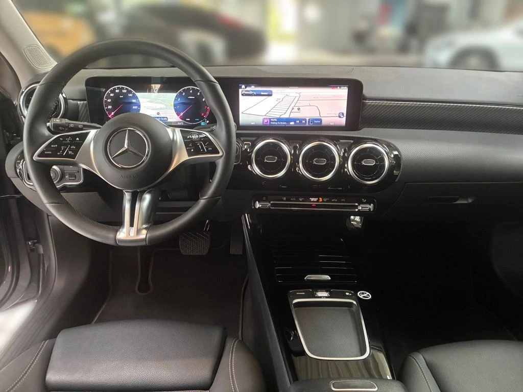 Mercedes-Benz-A-Klasse 180-image-10