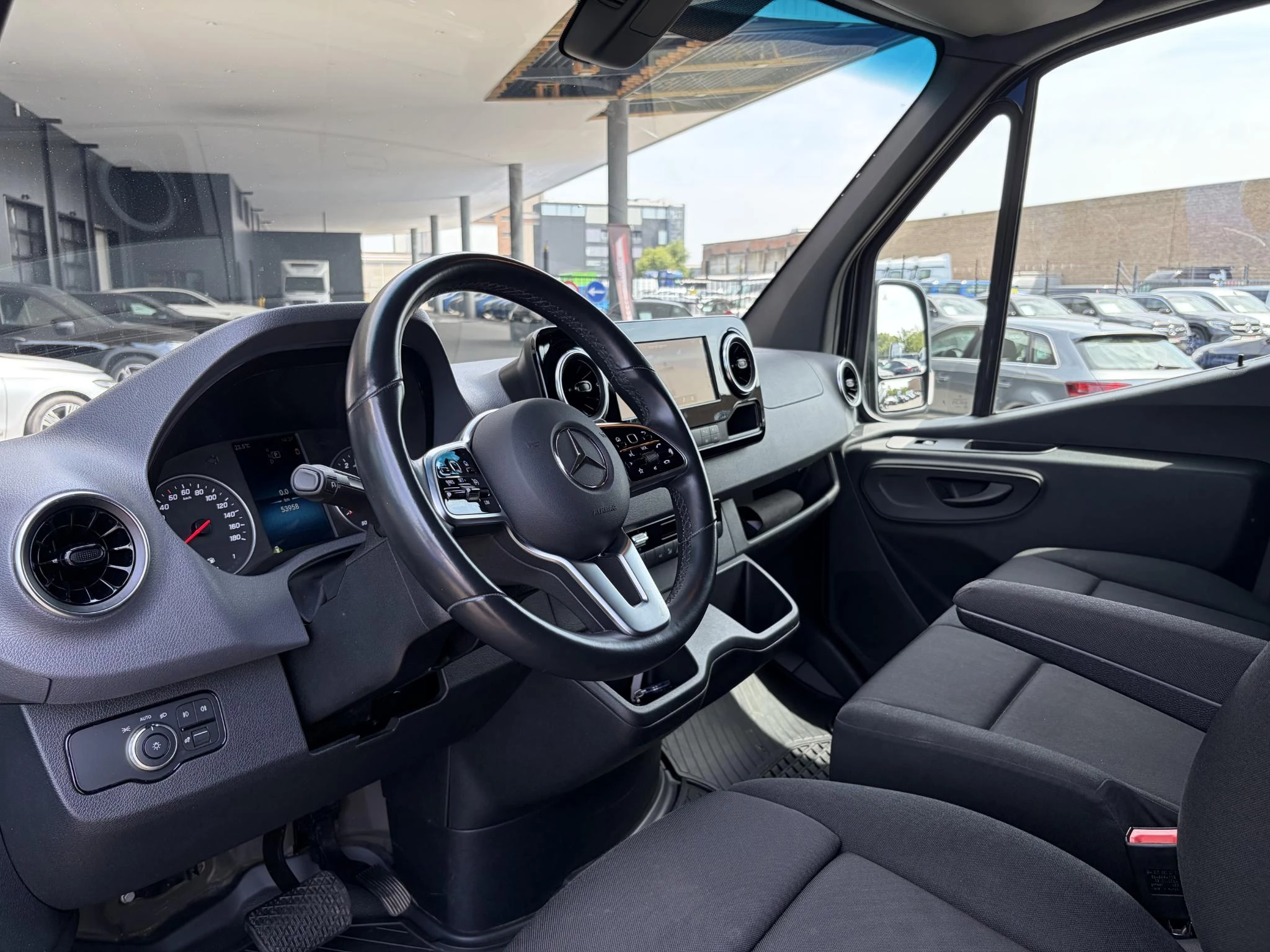 Mercedes-Benz Sprinter 319 CDI GB L2 RWD 3.5T