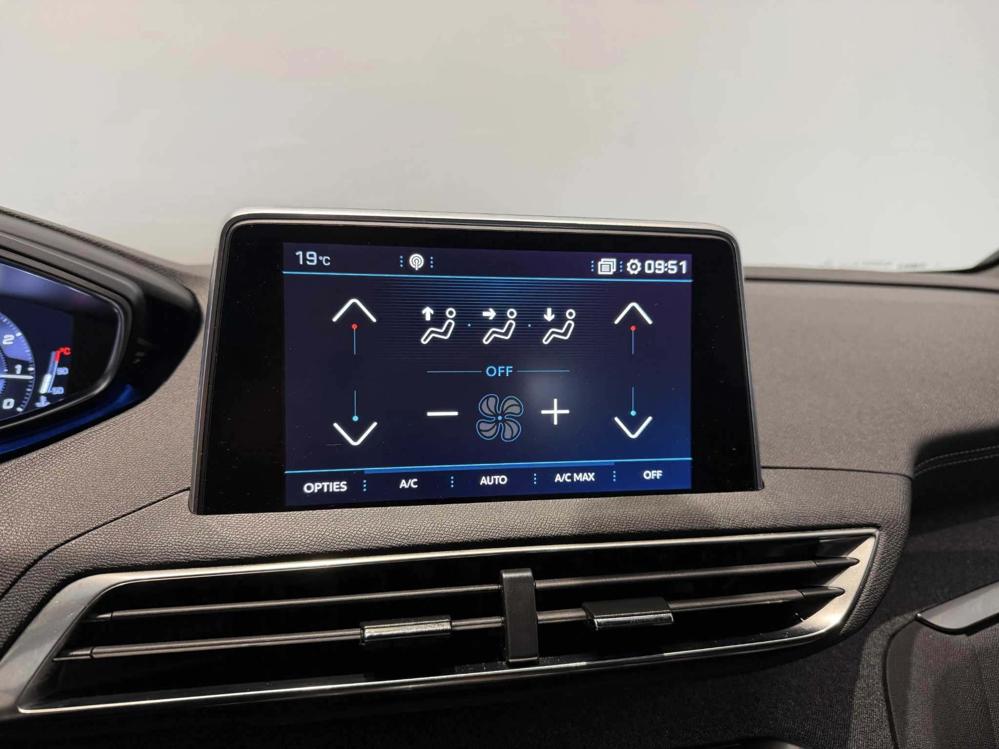 Peugeot-3008-image-20