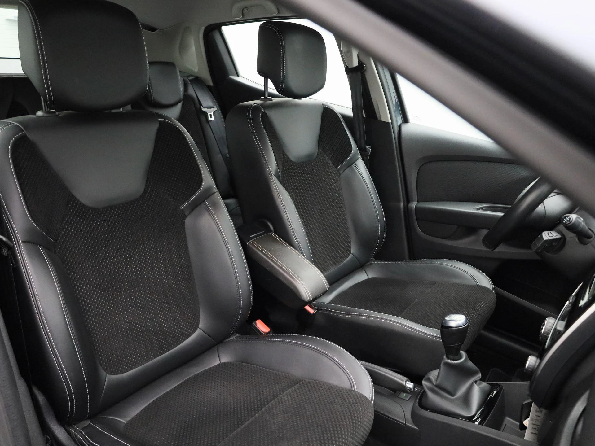 Renault-Clio-image-35