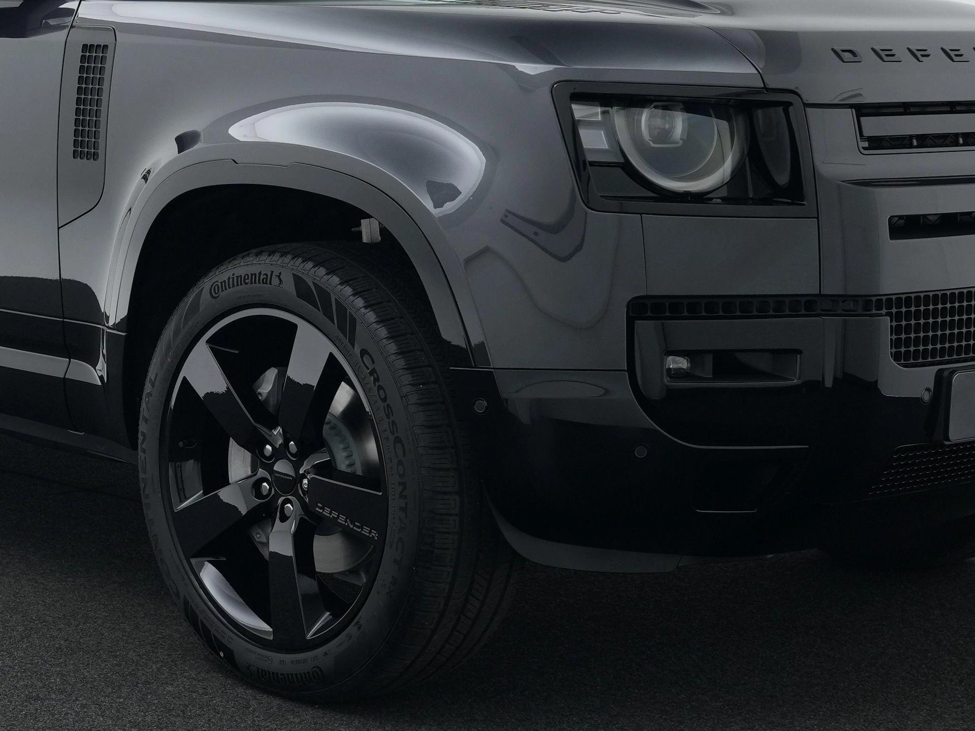 Land Rover-Defender-image-10