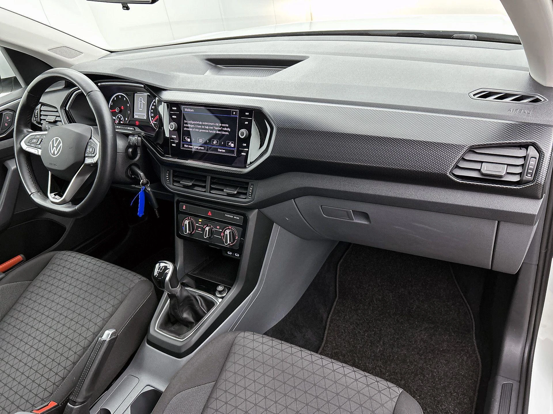 Volkswagen-T-Cross-image-15