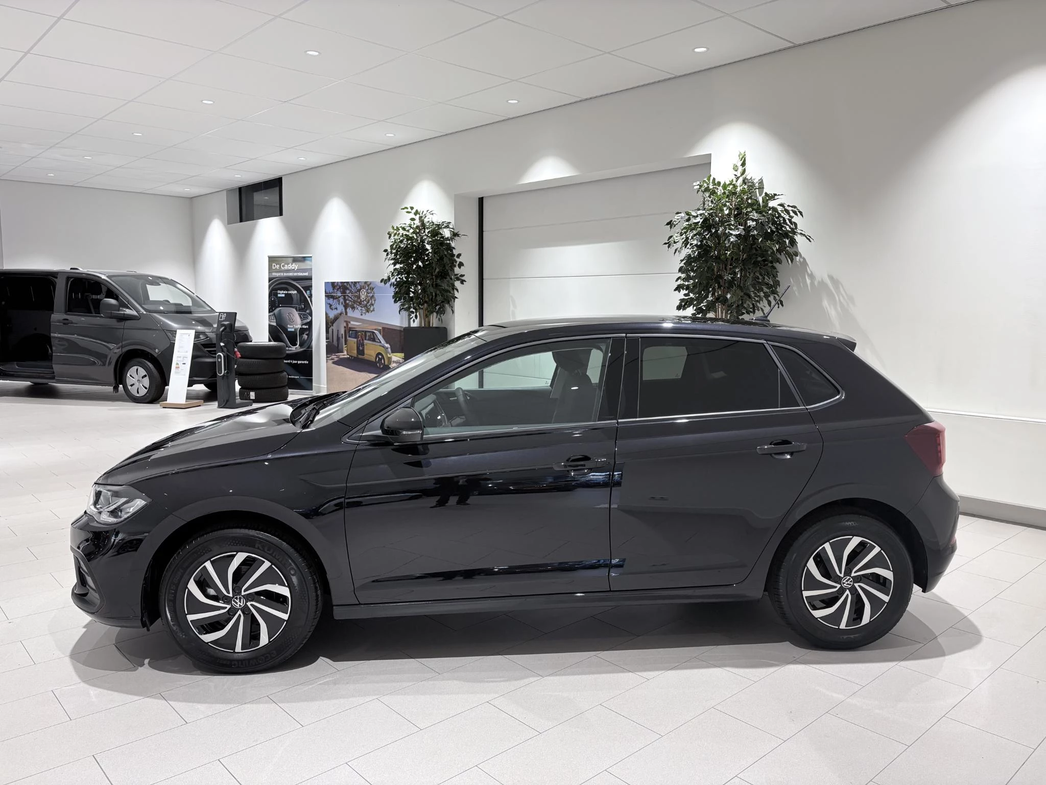 Volkswagen-Polo-image-2