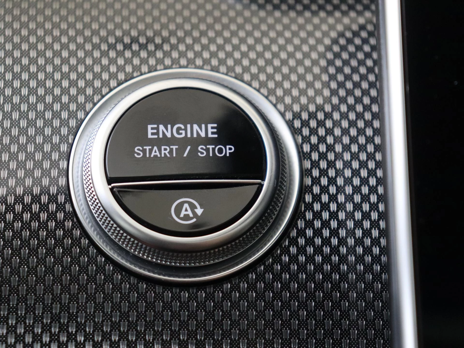 Mercedes-Benz-C-Klasse-image-21