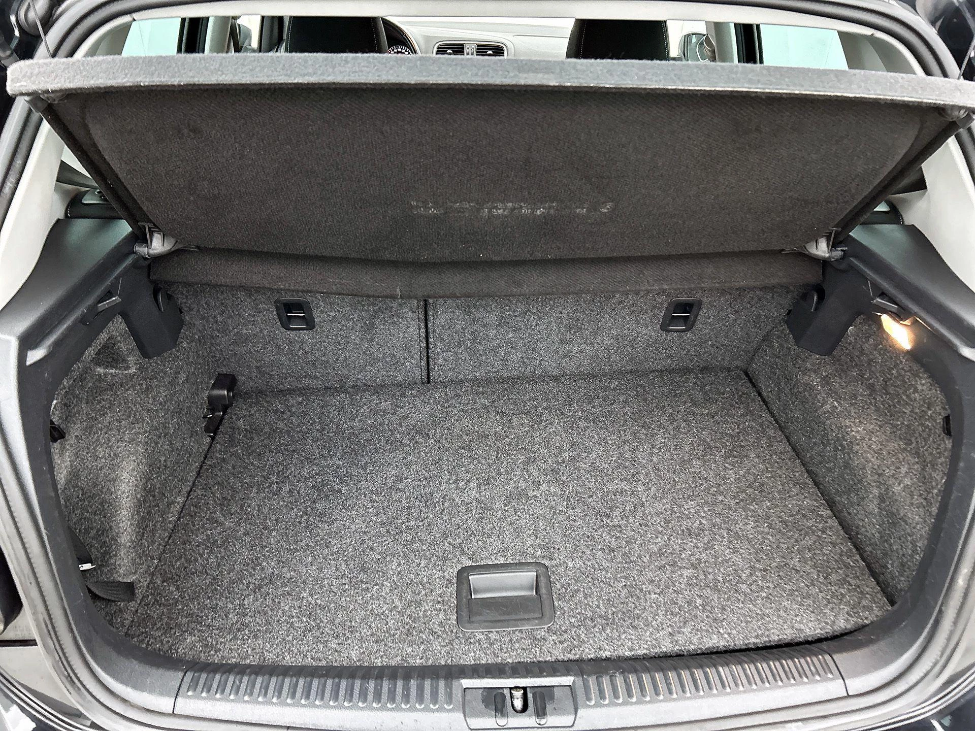 Volkswagen-Polo-image-17