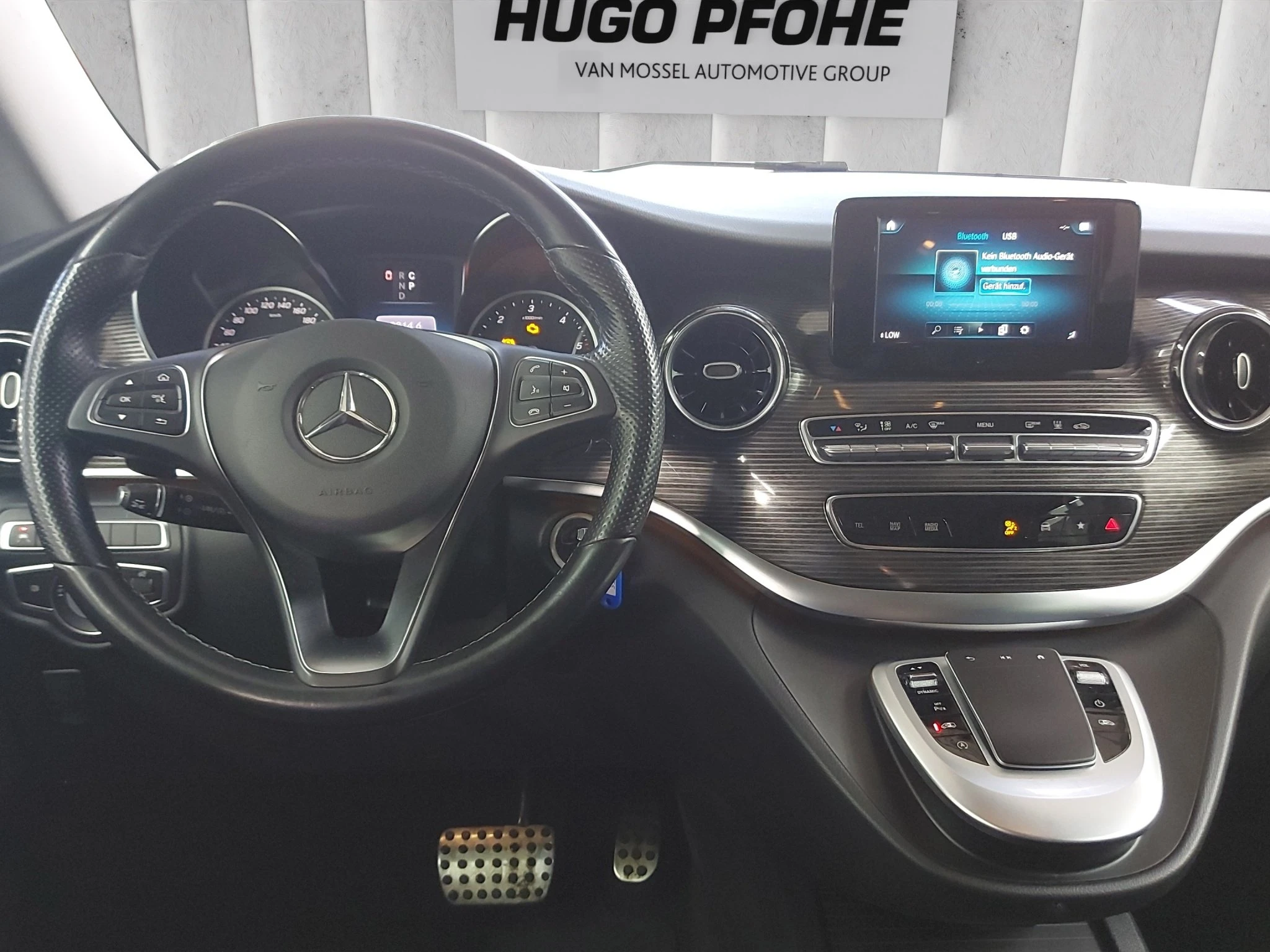 Mercedes-Benz-V-Klasse-image-11