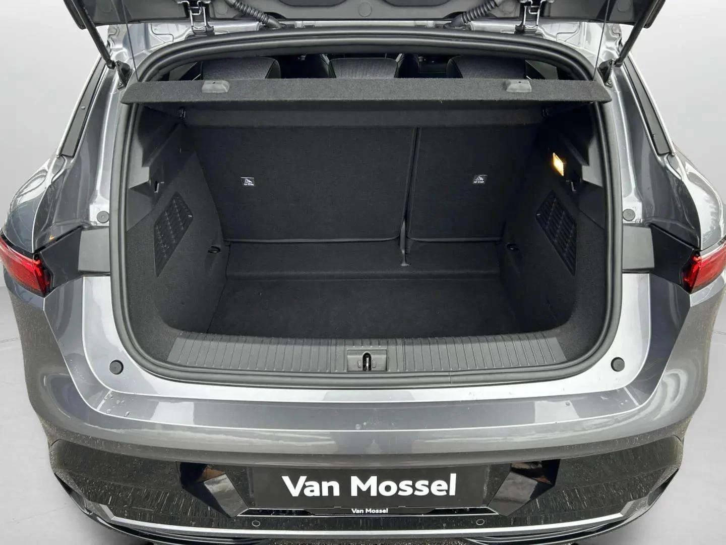 Renault-Megane E-Tech-image-19