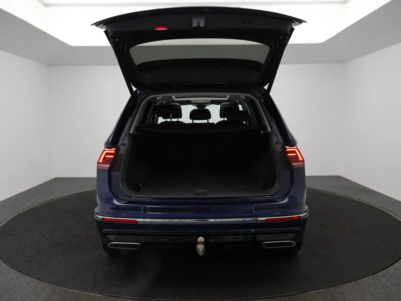 Volkswagen-Tiguan Allspace-image-30