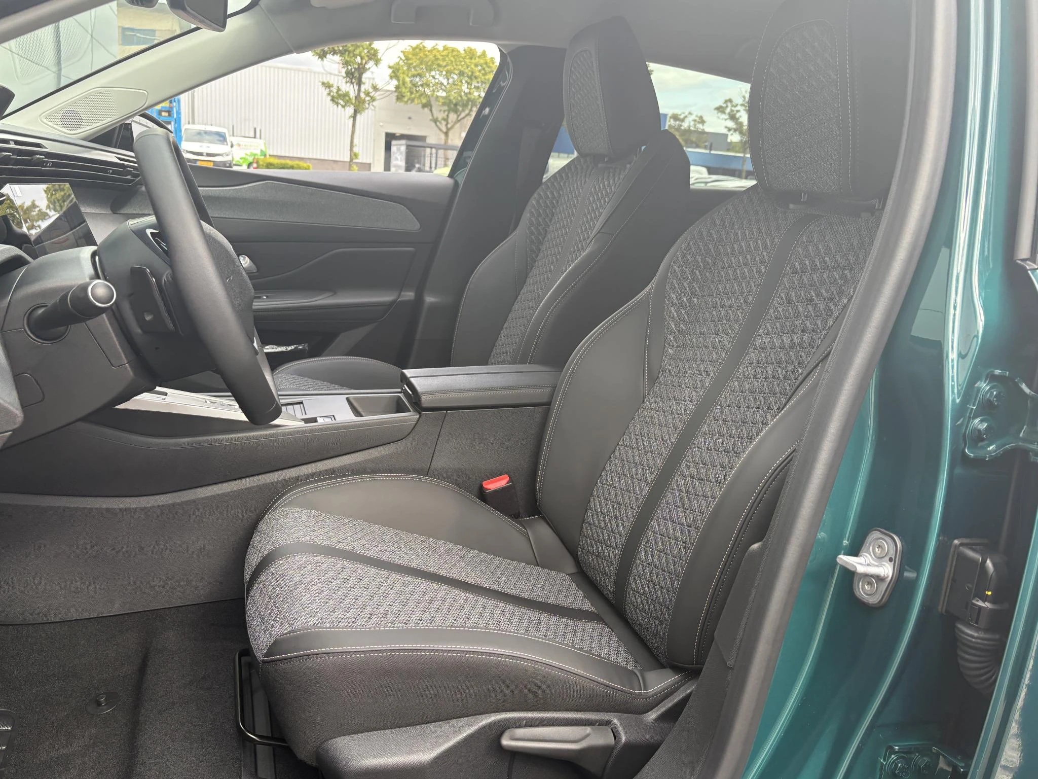 Peugeot-e-308-image-18