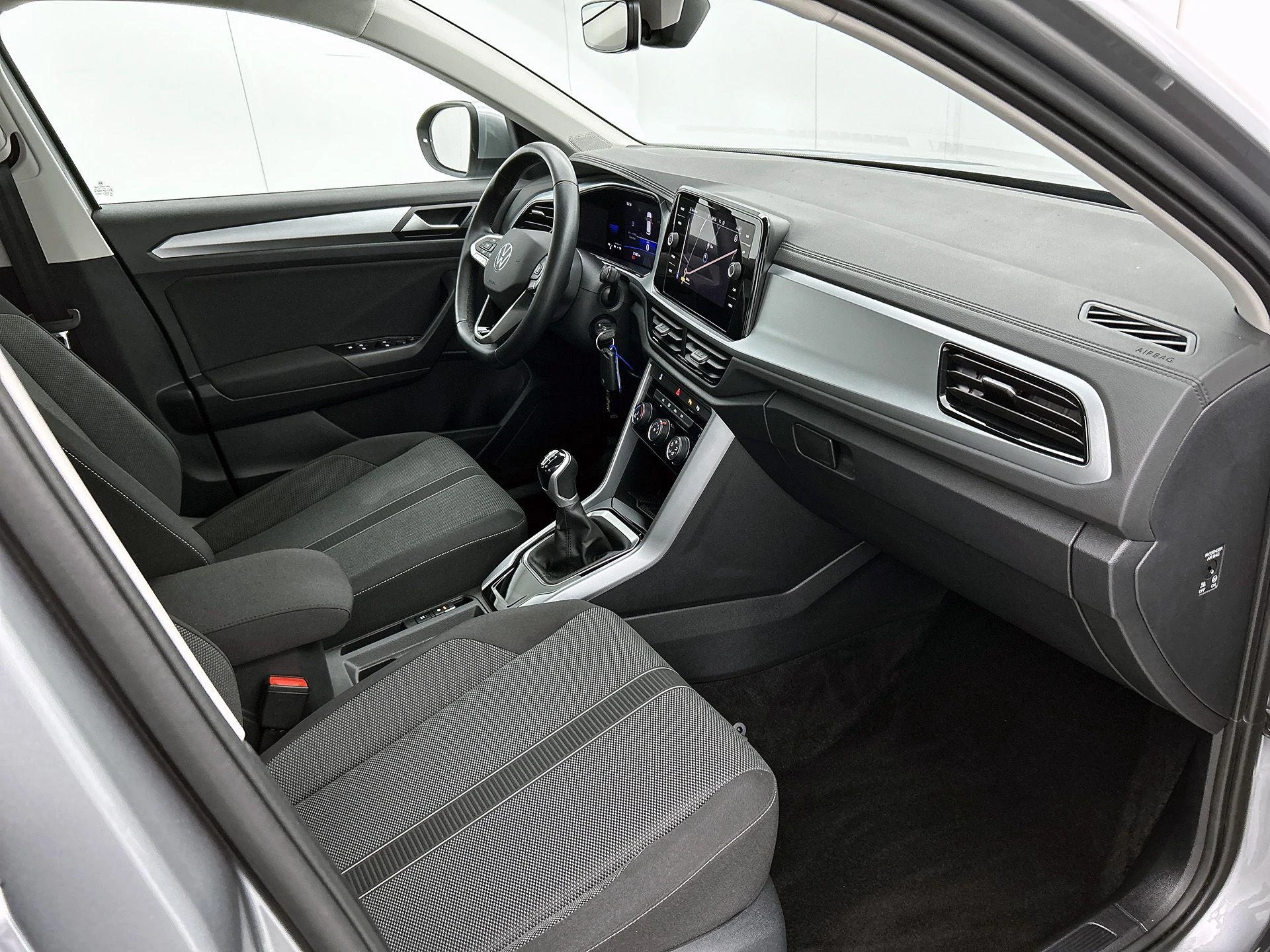 Volkswagen-T-Roc-image-19