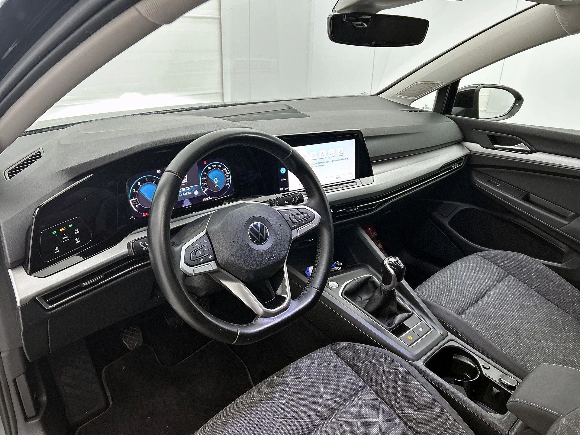 Volkswagen-Golf-image-10