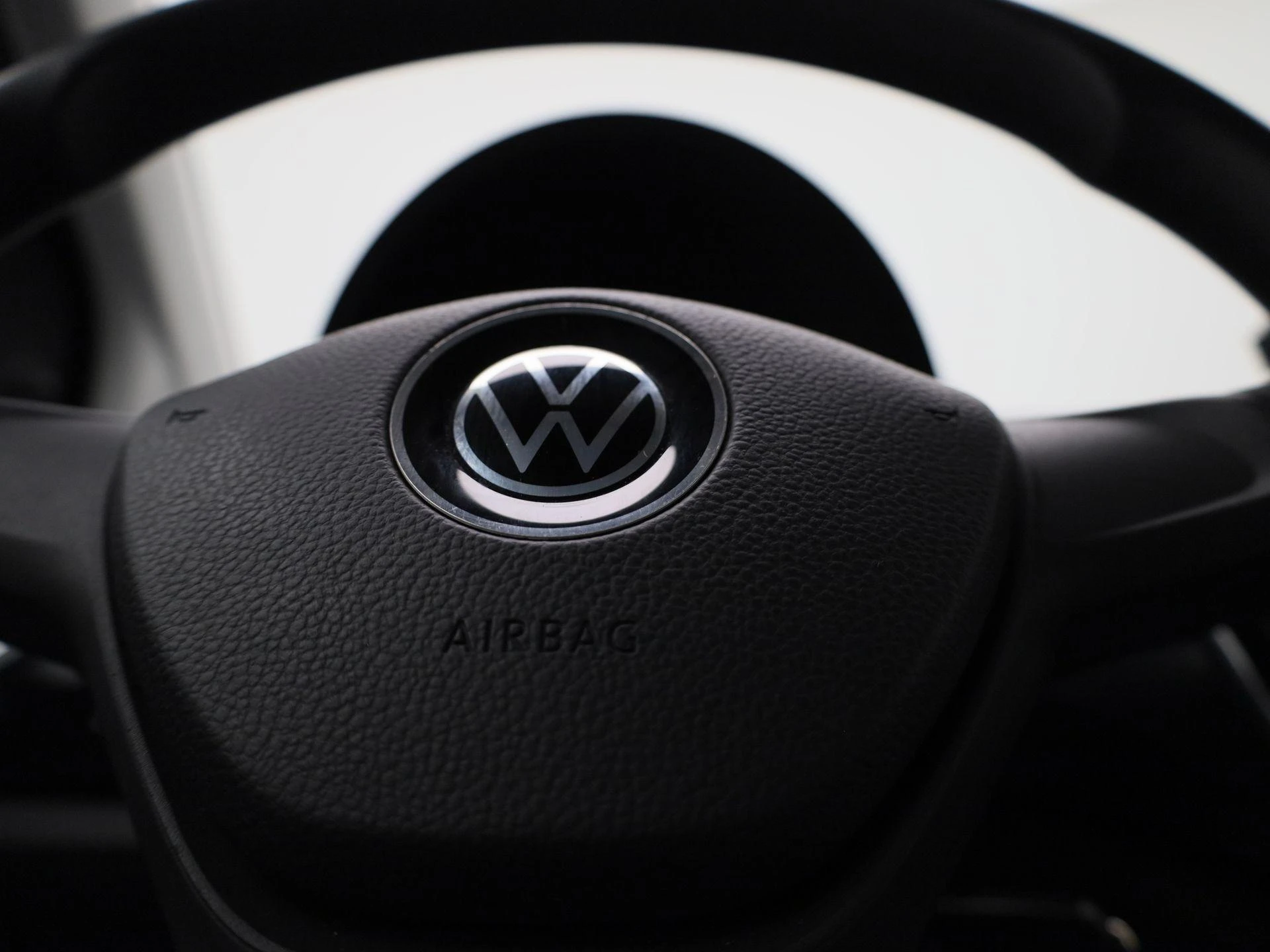 Volkswagen-up!-image-22
