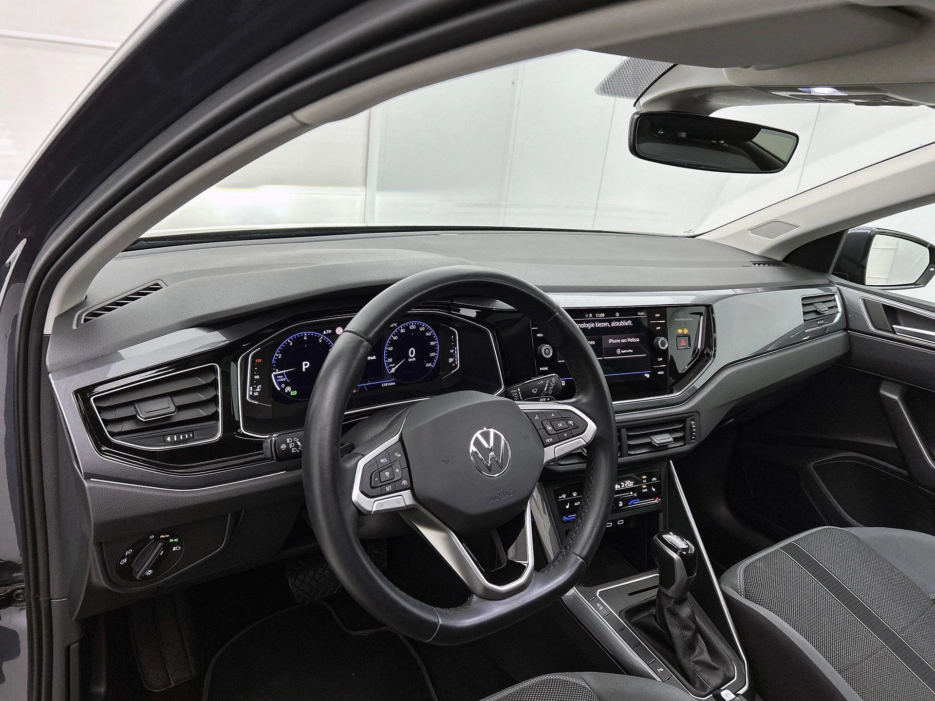 Volkswagen-Polo-image-17