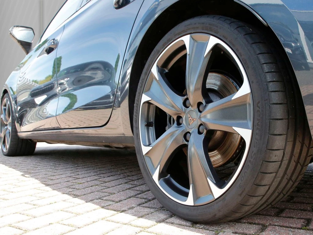 CUPRA Leon Sportstourer ST 2.0 TSI DSG VZ 4Drive 19" Full-Link el.Heckklappe