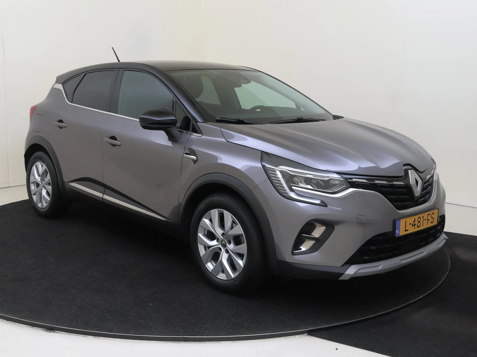 Renault-Captur-image-1