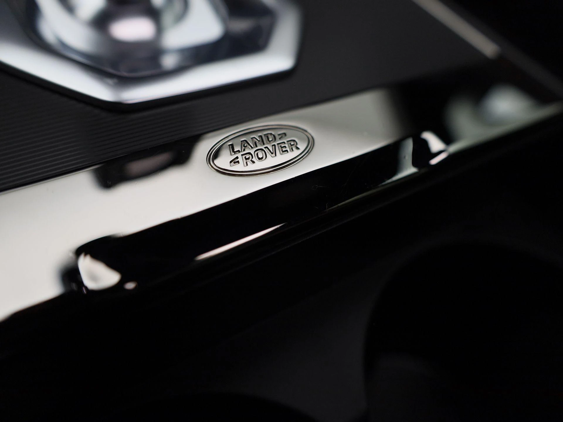 Land Rover-Range Rover Evoque-image-32