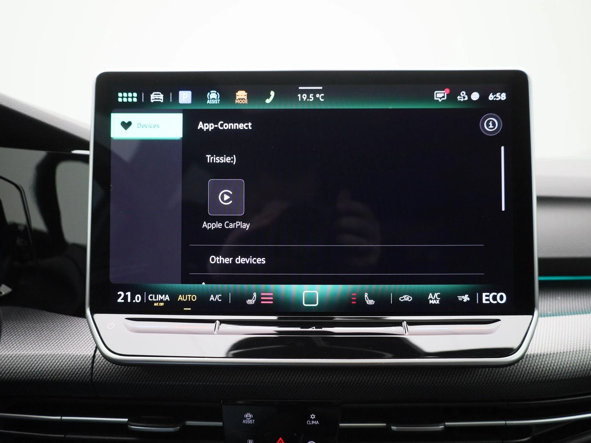 Volkswagen-Golf-image-25
