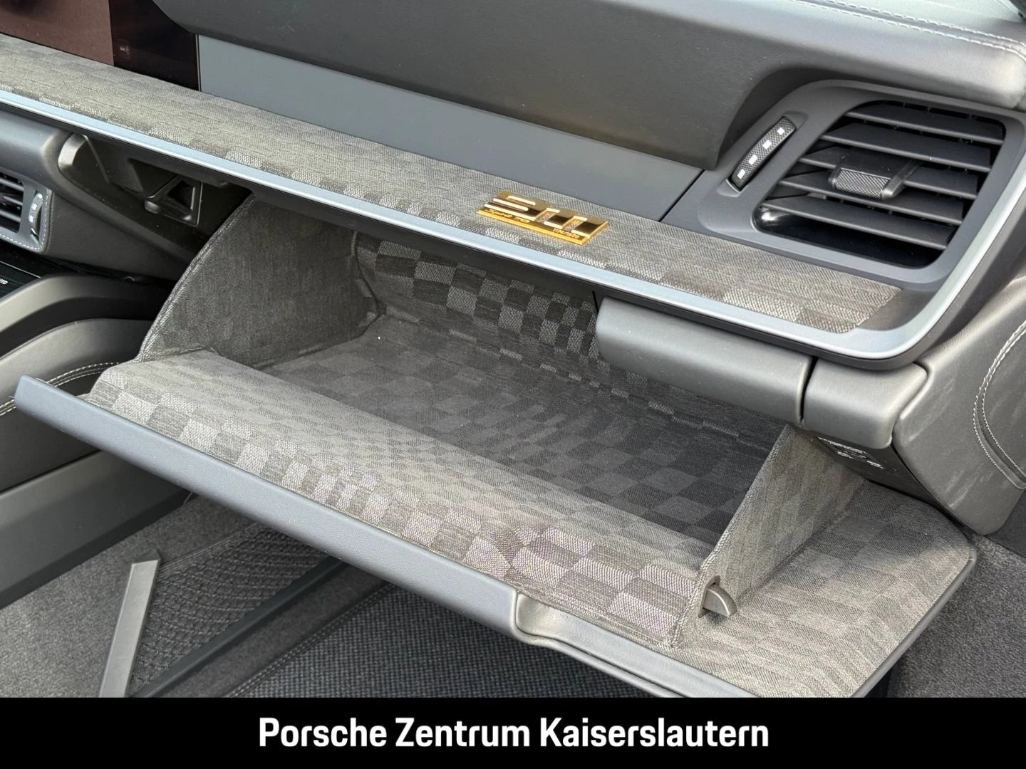 Porsche 911 992 Spirit 70 Burmester Clubleder InnoDrive spirit 70