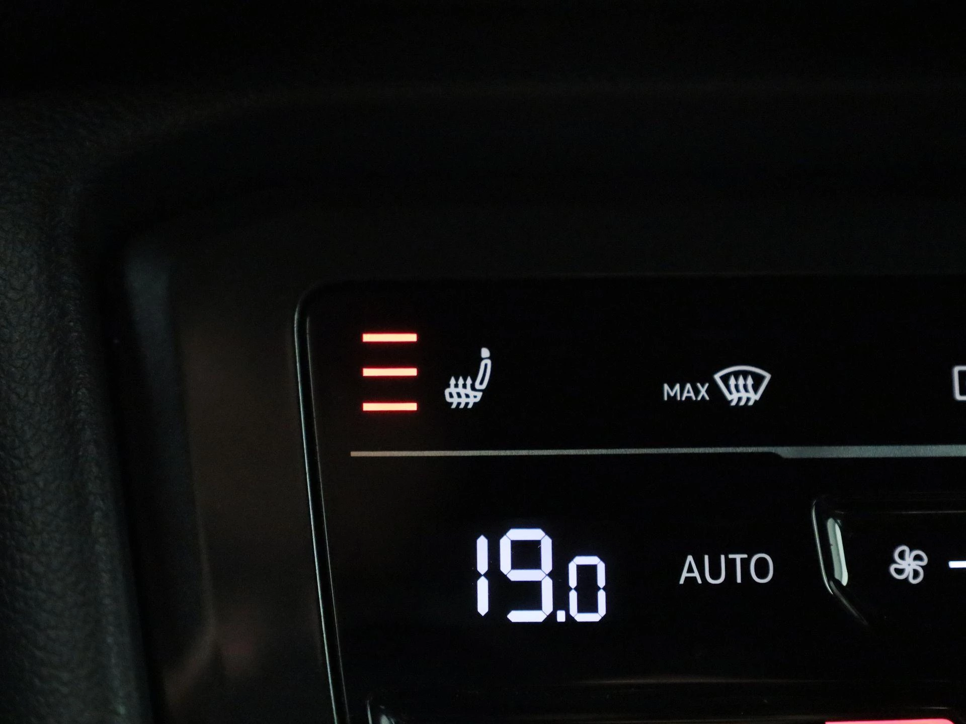 Volkswagen-Tiguan-image-21