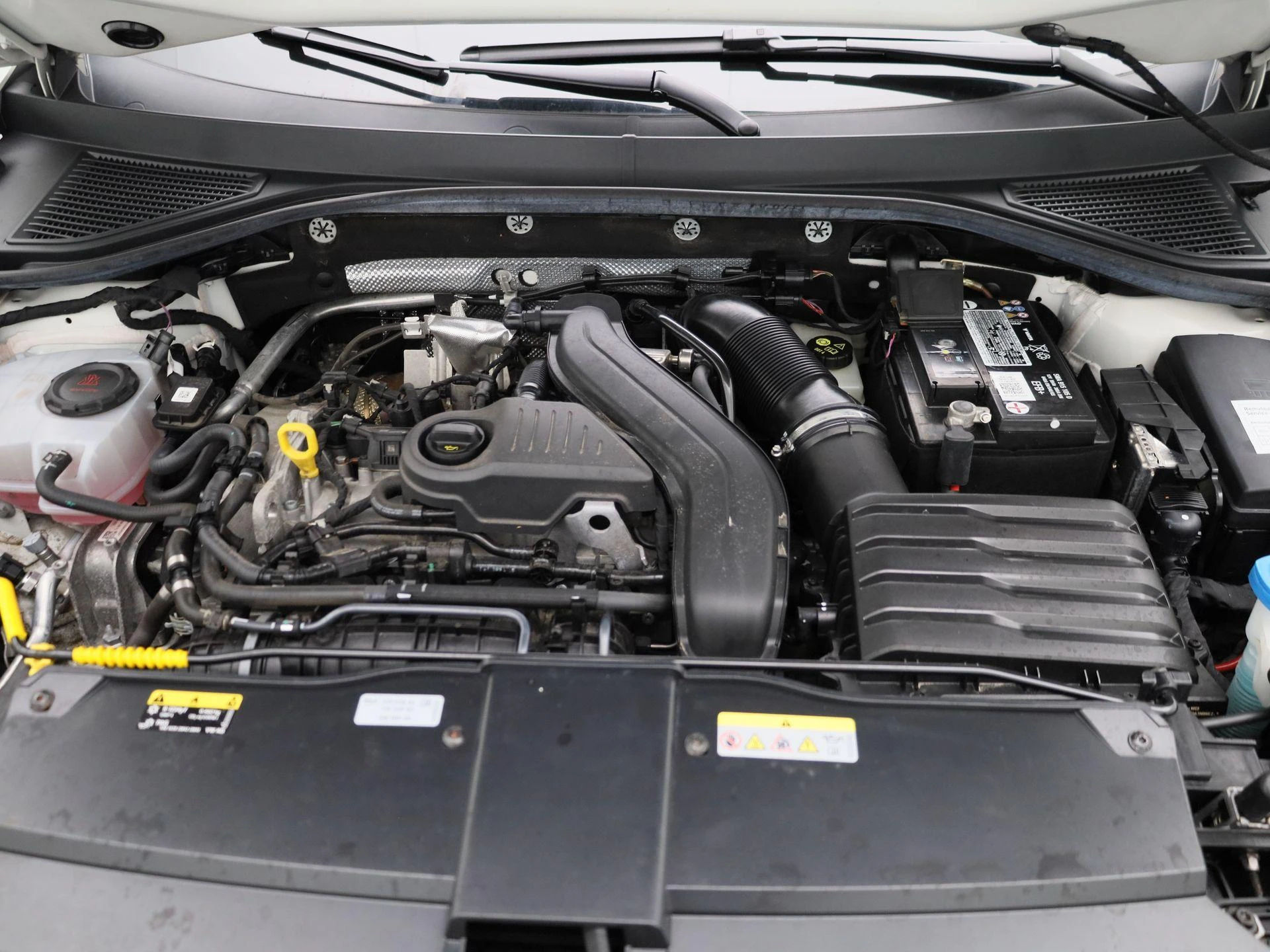Volkswagen-T-Roc-image-36