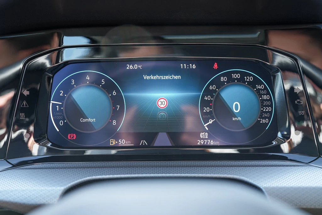Volkswagen-Golf-image-12