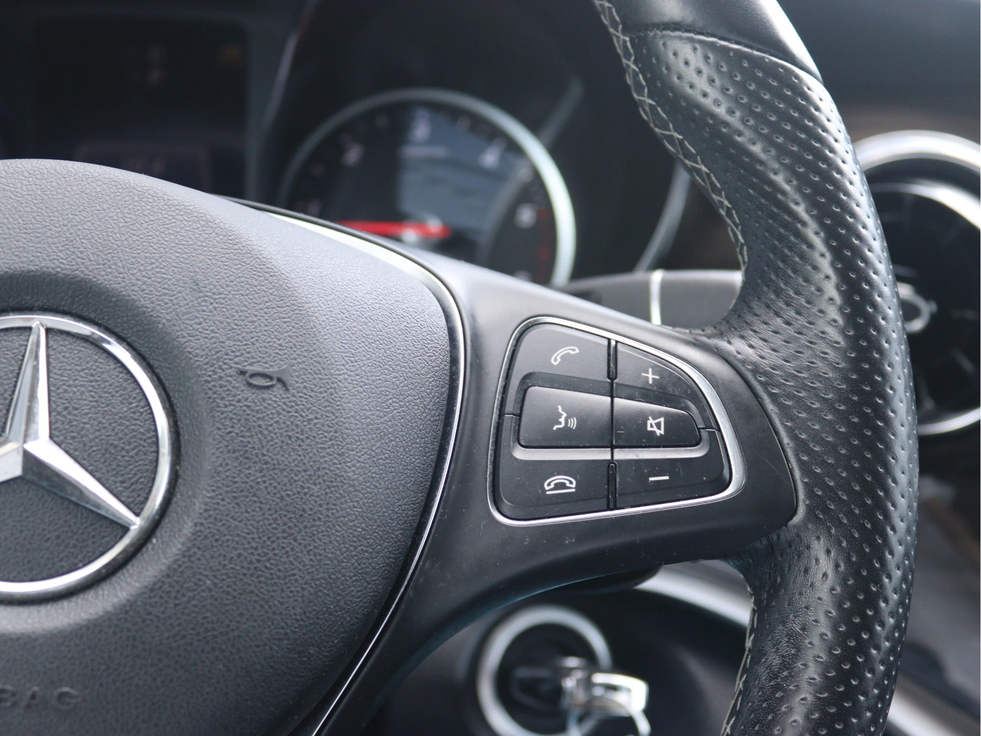 Mercedes-Benz V-Klasse 250d L2 D.C. Edition | AMG/CLIMA/NAVI/360° CAMERA | Certified