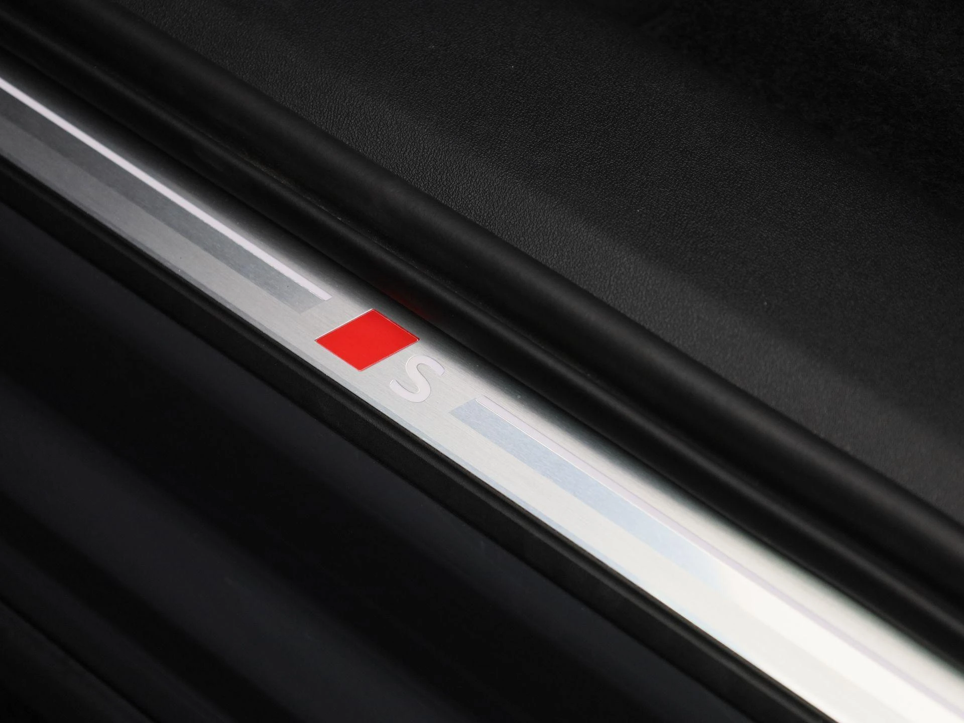 Audi-Q6 e-tron-image-46