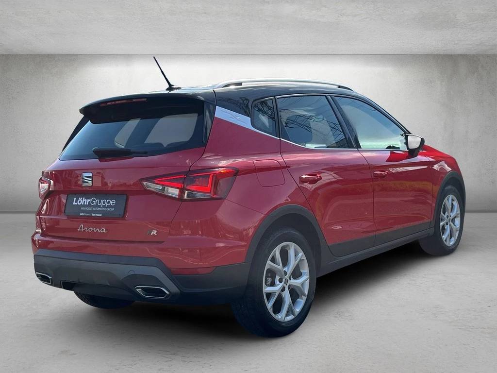 SEAT-Arona-image-2