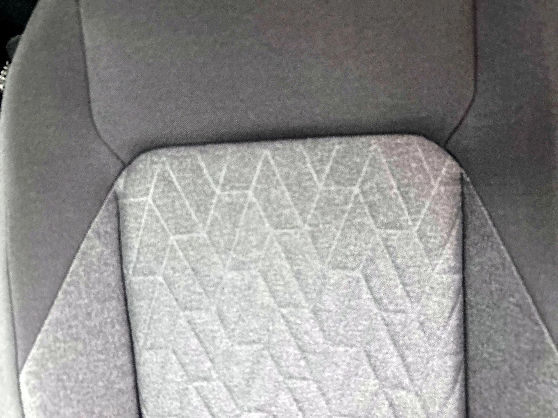 Volkswagen-Golf-image-17