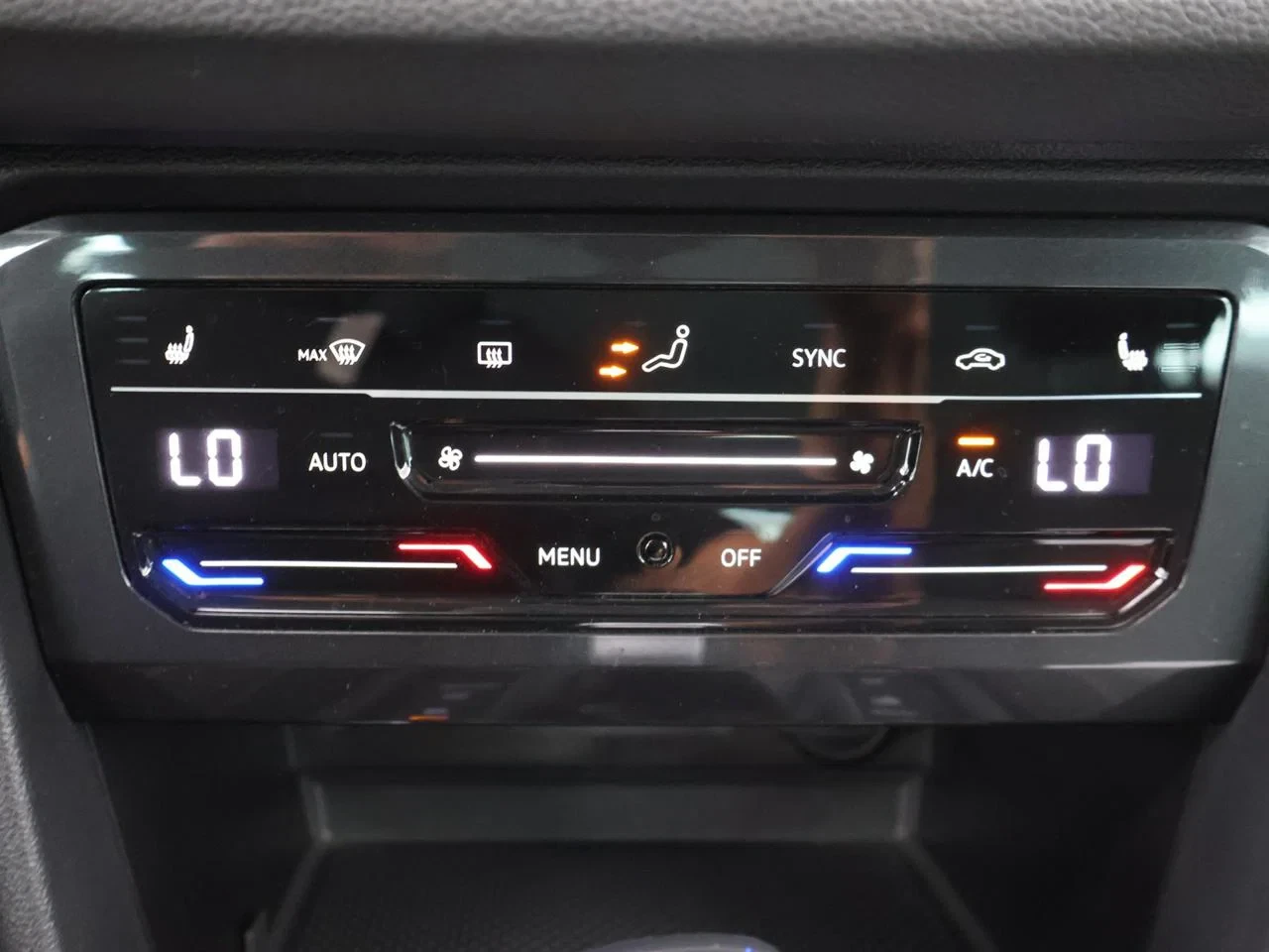 Volkswagen-Tiguan-image-17