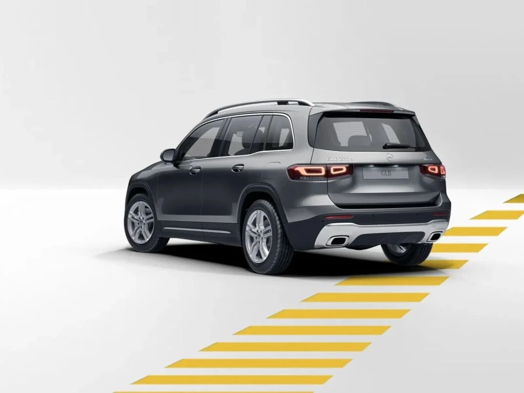 Mercedes-Benz-GLB 200 d-image-4