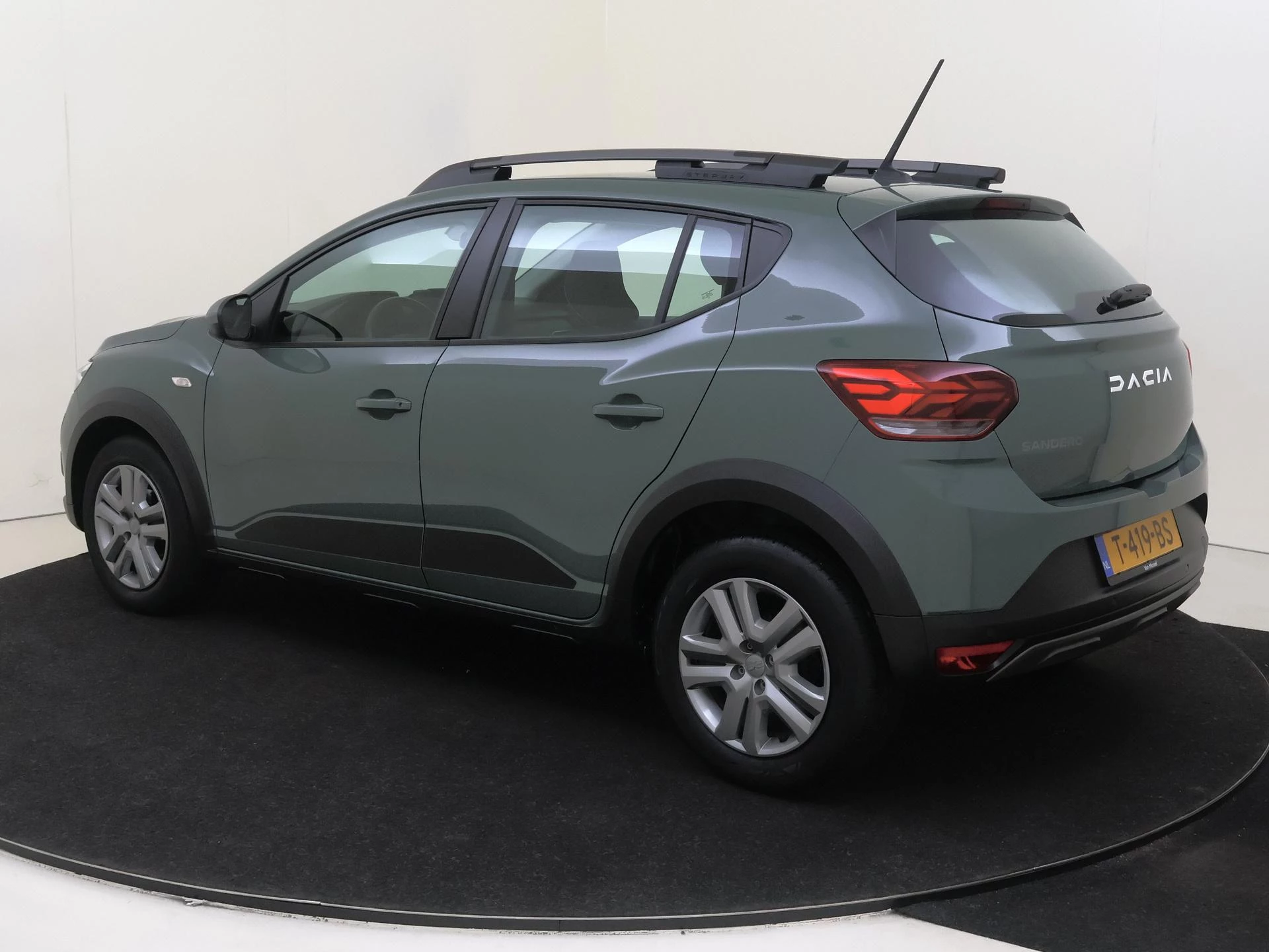 Dacia-Sandero Stepway-image-2