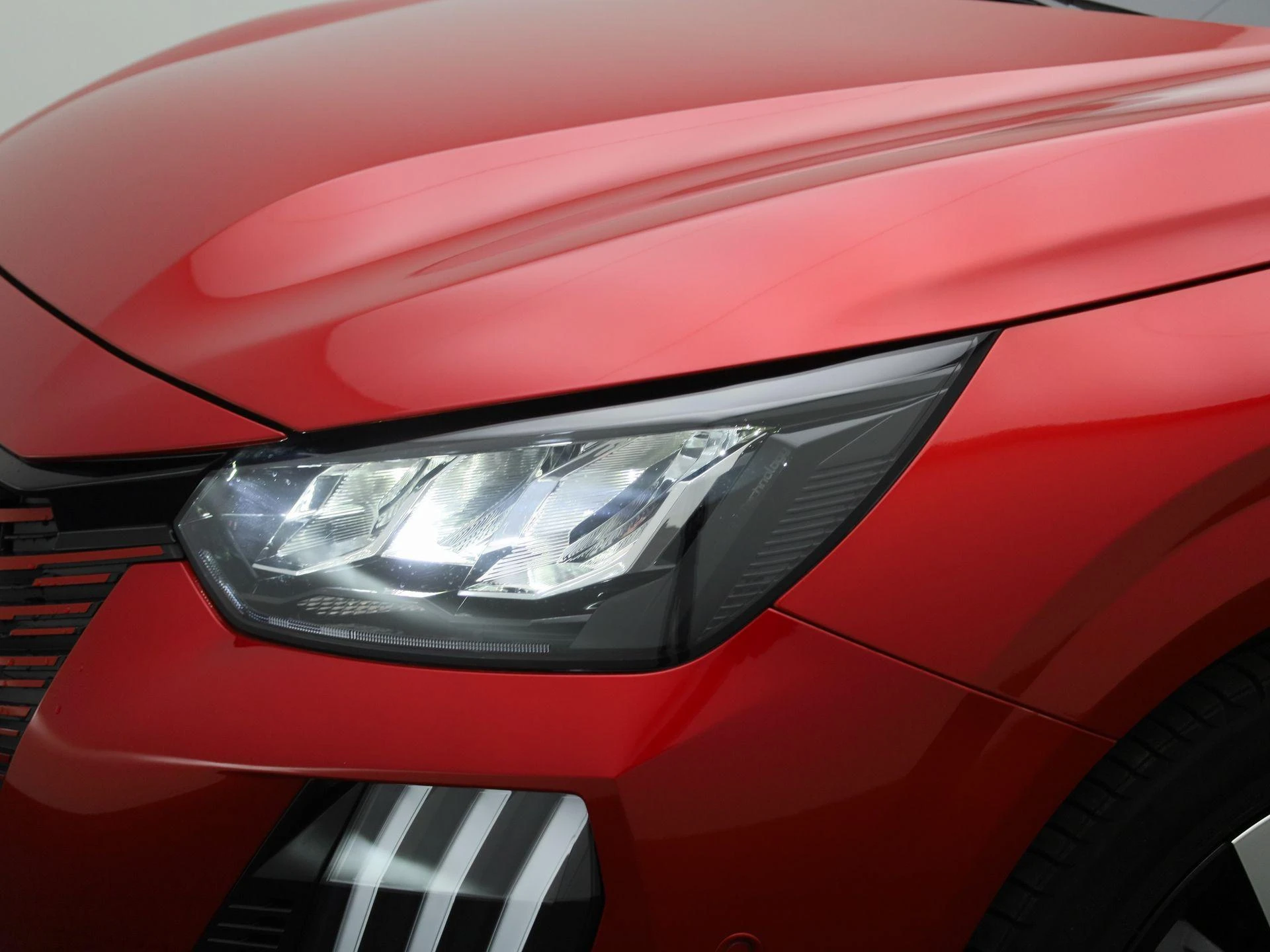 Peugeot 208 - 12