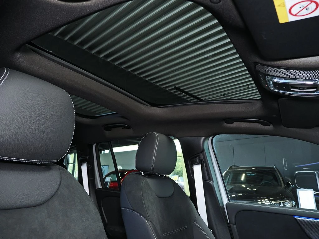 Mercedes-Benz-GLB 180 d-image-14