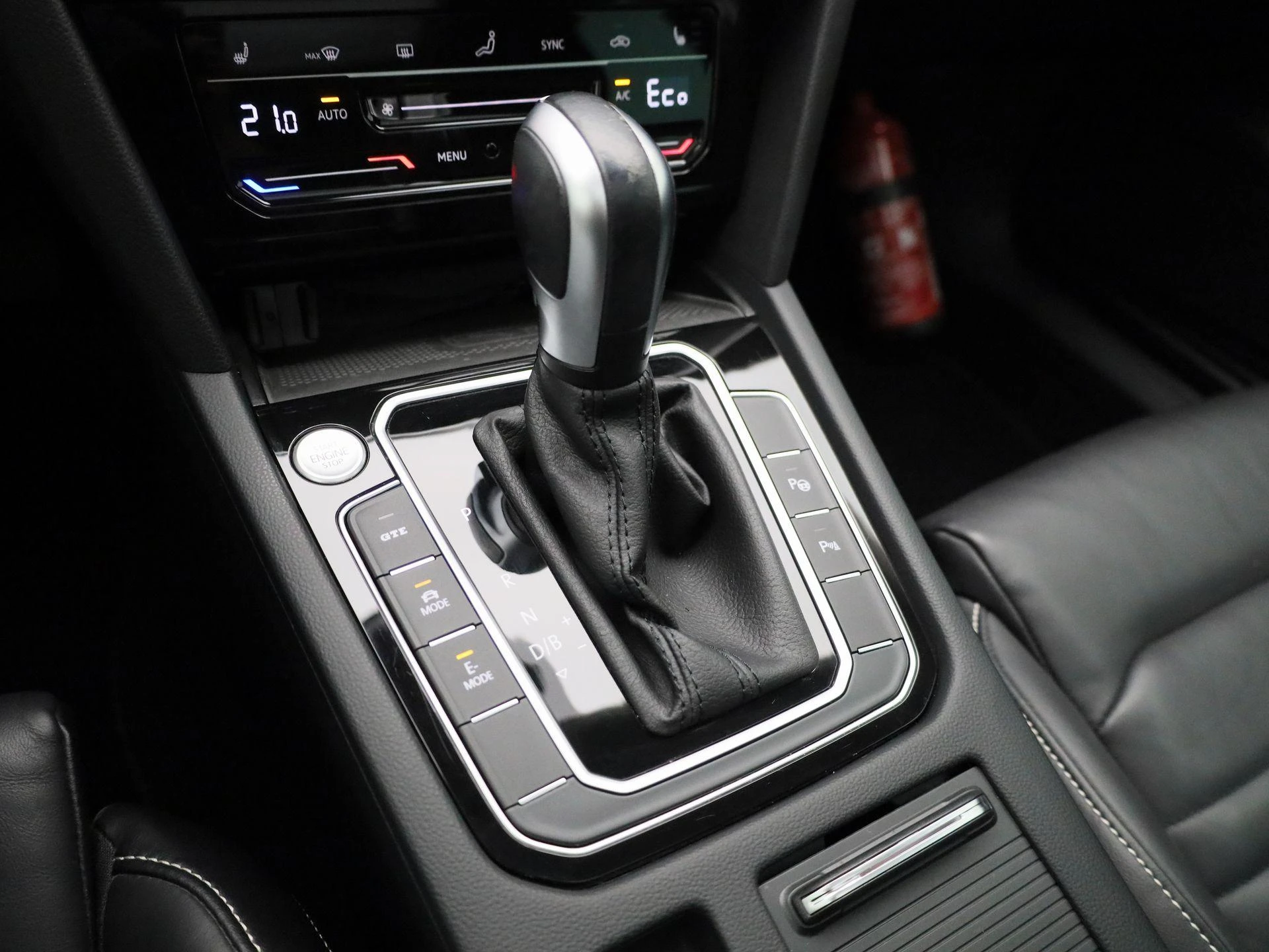 Volkswagen-Passat-image-30