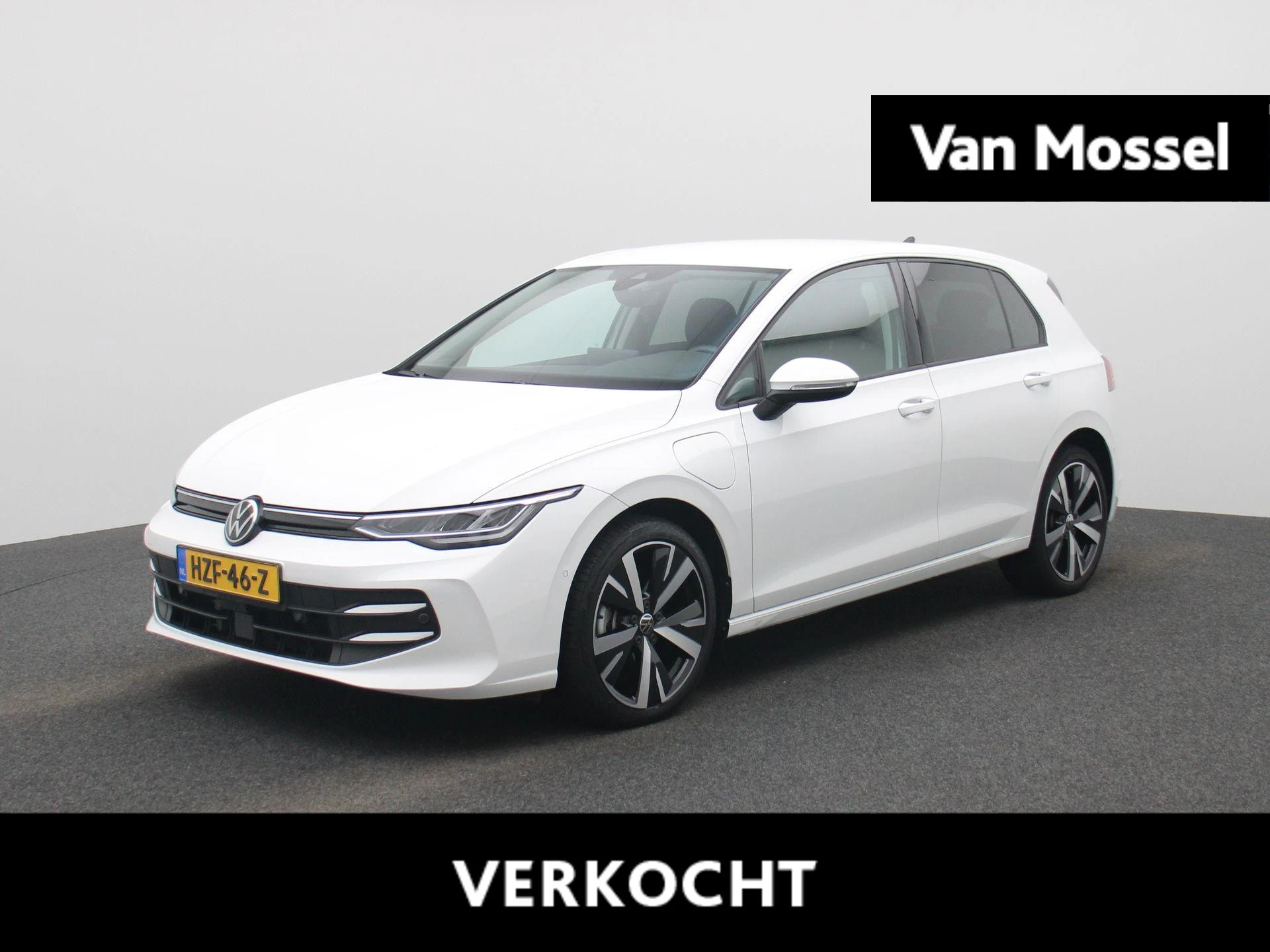 Volkswagen-Golf-image-0