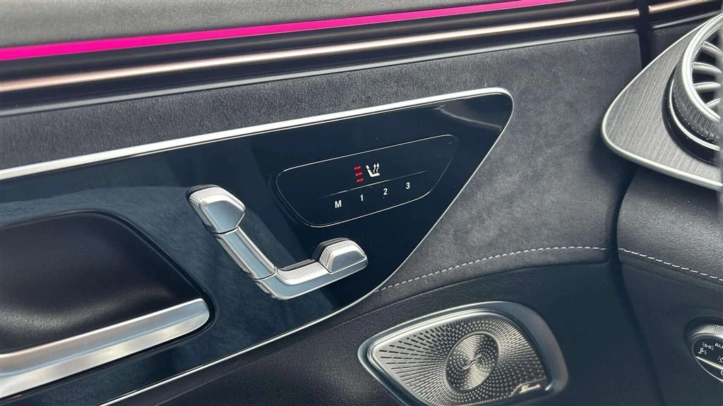 Mercedes-Benz-EQE-image-10