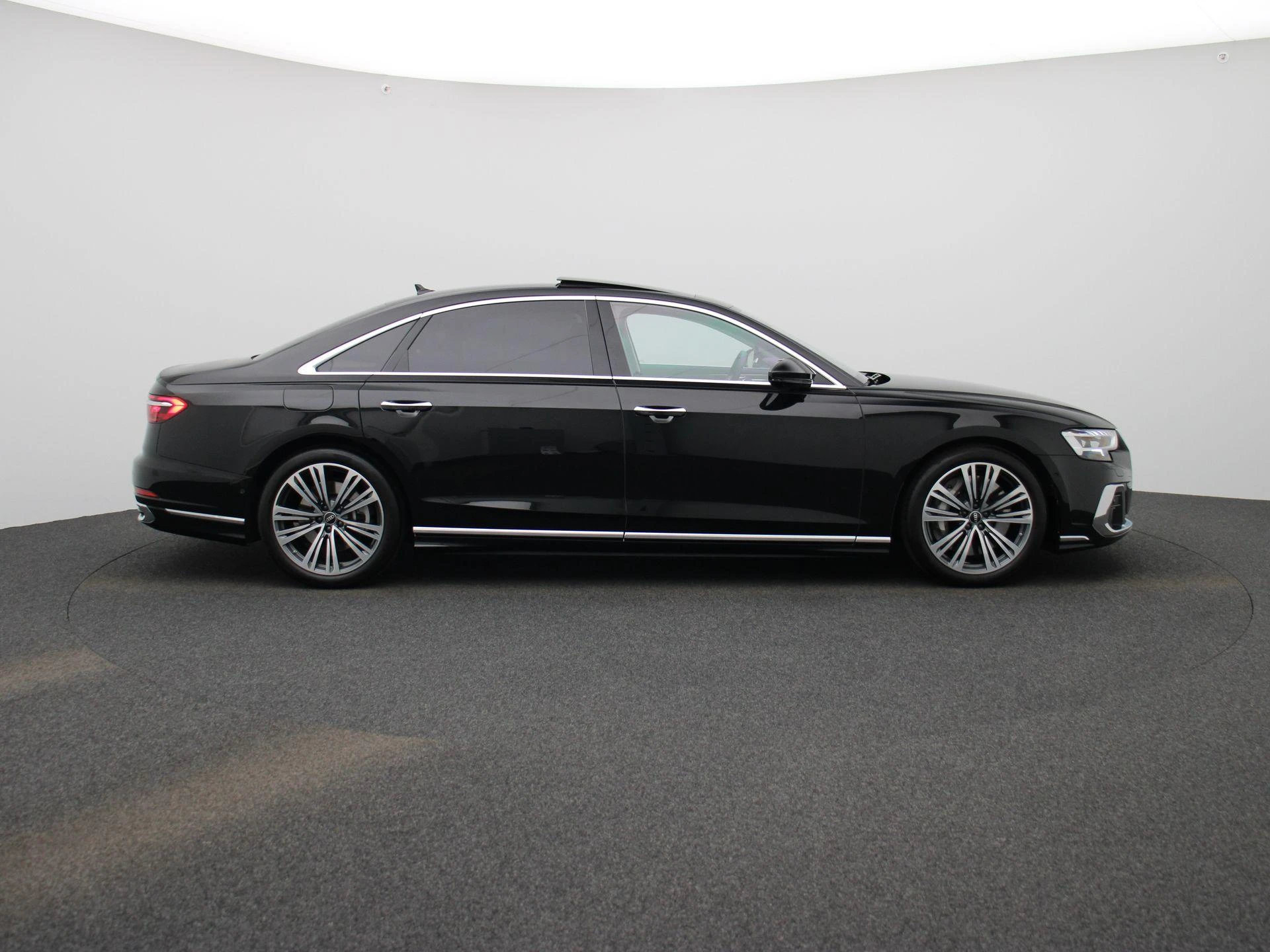 Audi-A8-image-5